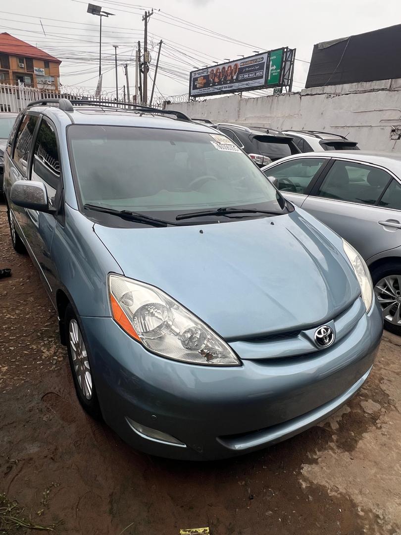 2009 Toyota Sienna